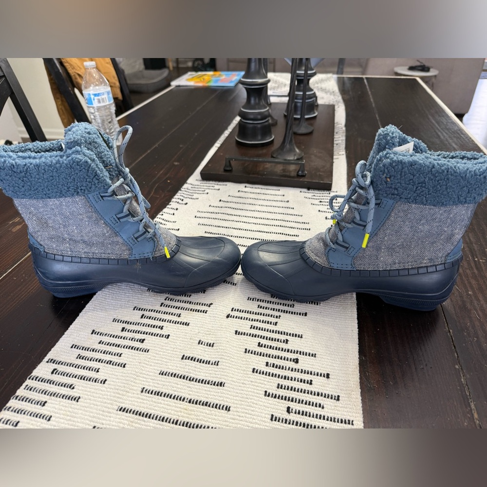 Blue Sperry Winter Boots 8.5 women - Picture 4 of 4